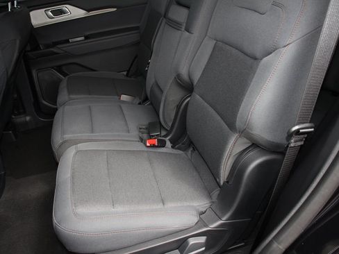 Certified 2025 Ford Explorer Active AWD/4WD image 21
