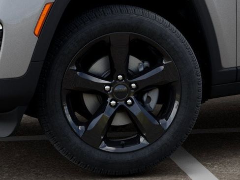 New 2025 Jeep Grand Cherokee Limited w/ Black Appearance Package image 8