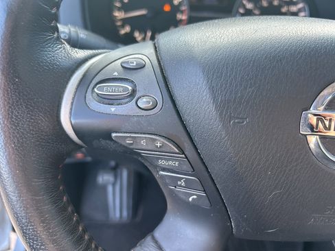 Used 2020 Nissan Pathfinder SL image 22