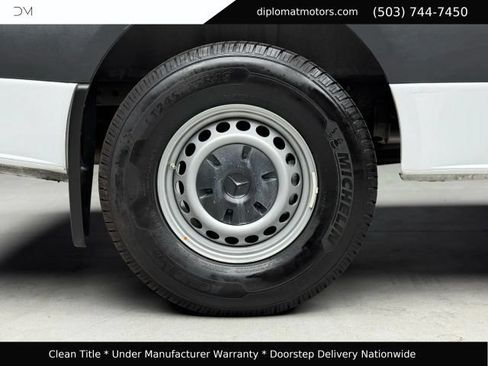 Used 2024 Mercedes-Benz Sprinter 2500 image 35