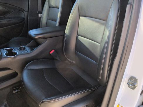 Used 2022 GMC Terrain SLT w/ Infotainment Package II image 17