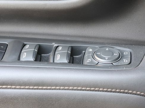 Used 2022 Chevrolet Tahoe High Country image 14