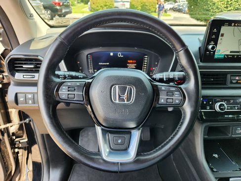 Used 2023 Honda Pilot Elite image 19