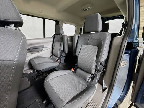 Used 2022 Ford Transit Connect XLT image 22
