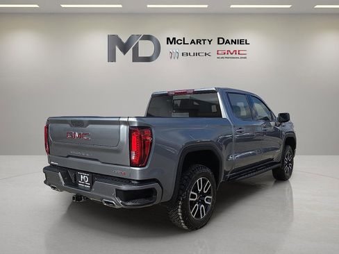 Certified 2022 GMC Sierra 1500 AT4 w/ AT4 Premium Package image 5