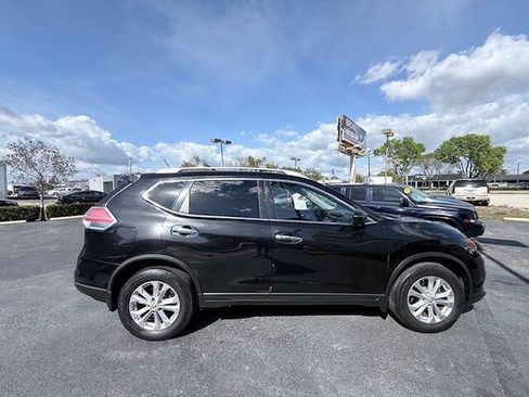 Used 2016 Nissan Rogue SV w/ SV Premium Package AWD/4WD image 8