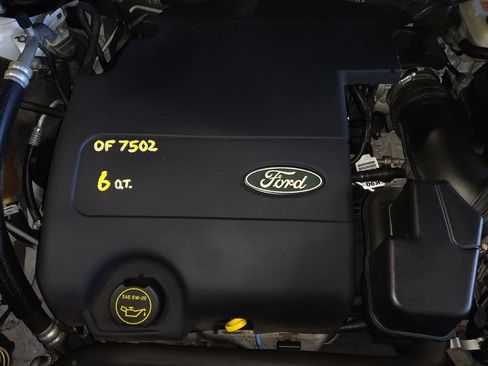 Used 2015 Ford Explorer image 30