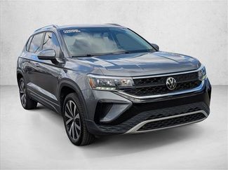 Used 2022 Volkswagen Taos SE video 3