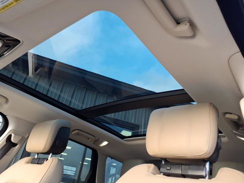 Used 2018 Land Rover Range Rover Sport HSE image 7