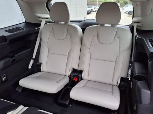 New 2026 Volvo XC90 T8 Ultra w/ Lounge Package AWD/4WD image 9