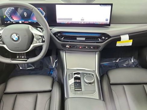 Used 2025 BMW 230i xDrive Coupe image 31