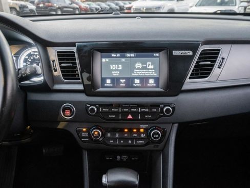 Used 2019 Kia Niro LX image 23