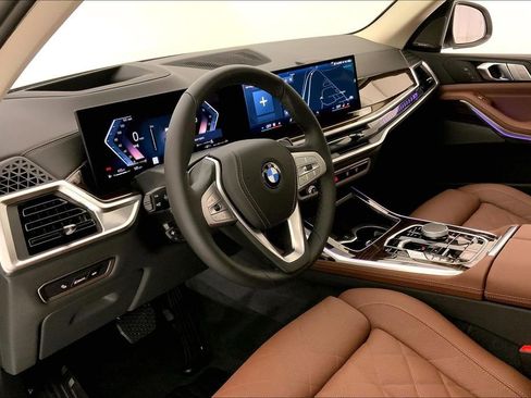 Certified 2026 BMW X7 xDrive40i w/ Premium Package AWD/4WD image 21