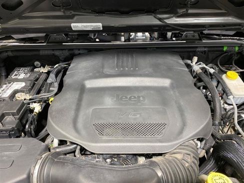 Used 2018 Jeep Wrangler Unlimited Sport S AWD/4WD image 18