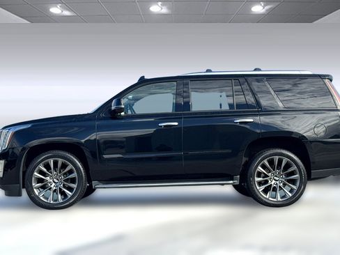 Used 2020 Cadillac Escalade Luxury w/ Escalade Sport Edition image 6