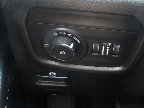 Used 2022 Jeep Grand Cherokee Overland AWD/4WD image 18