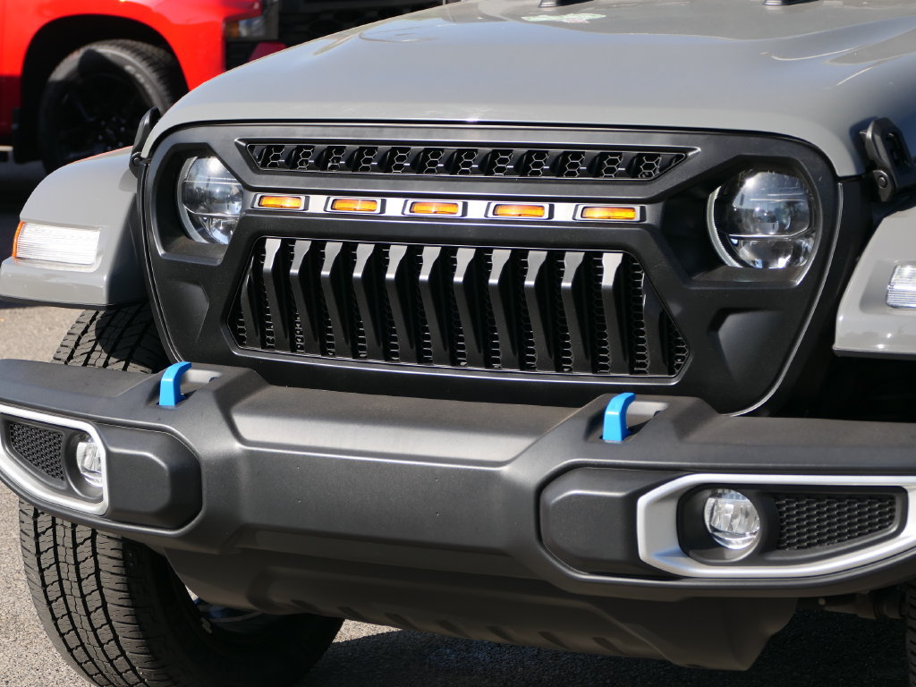 Certified 2023 Jeep Wrangler Unlimited Sahara w/ Safety Group AWD/4WD image 8