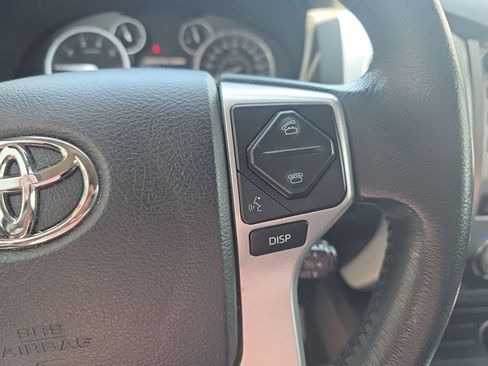 Used 2015 Toyota Tundra 4x4 CrewMax image 23