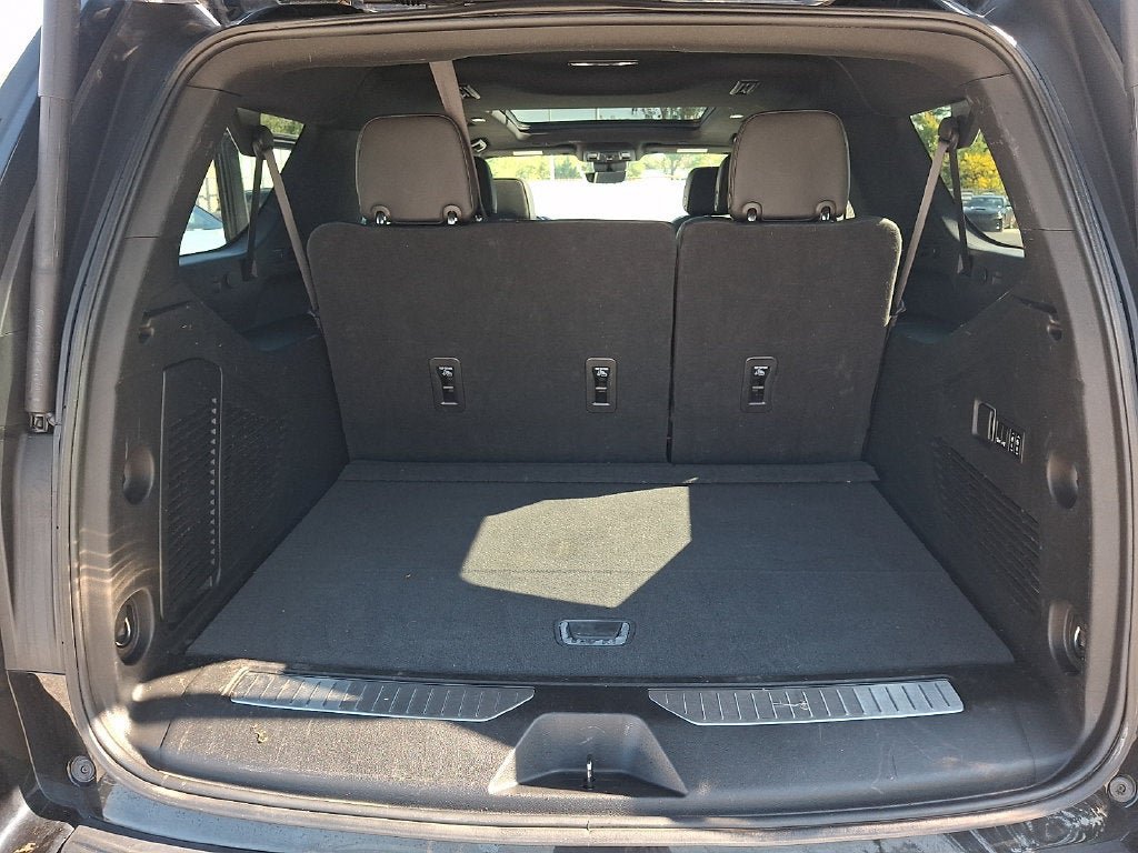 Certified 2023 Chevrolet Suburban High Country AWD/4WD image 31