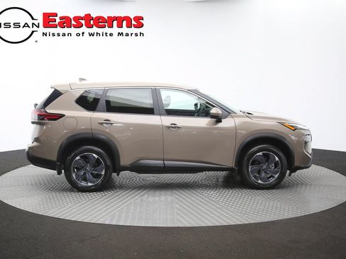 Used 2024 Nissan Rogue SV w/ SV Premium Package FWD image 44
