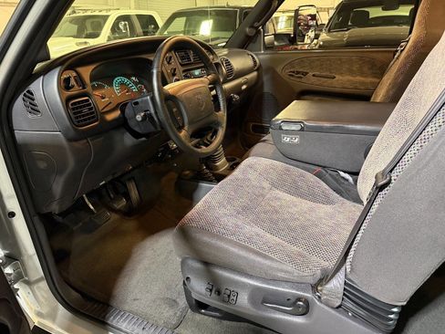 Used 2001 Dodge Ram 3500 Truck 4x4 Quad Cab image 22