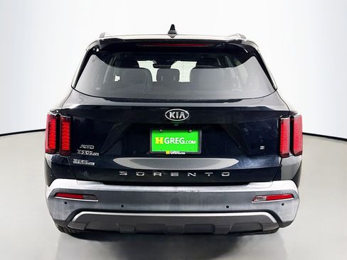 Used 2021 Kia Sorento S w/ Panoramic Sunroof Package image 8