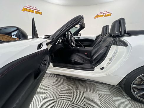 Used 2016 MAZDA MX-5 Miata Grand Touring RWD image 17
