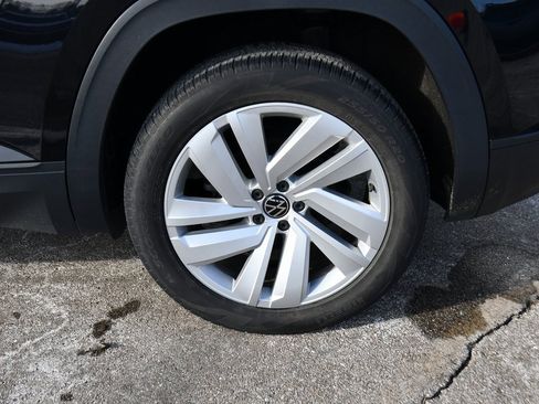 Used 2022 Volkswagen Atlas Cross Sport SE image 21