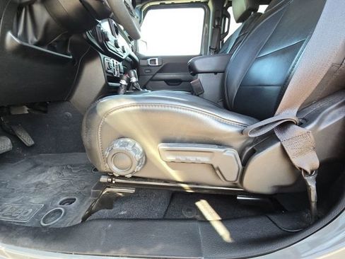 Used 2023 Jeep Wrangler Altitude image 20