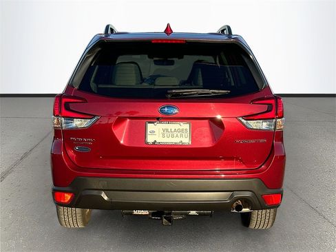 Used 2021 Subaru Forester Premium image 6