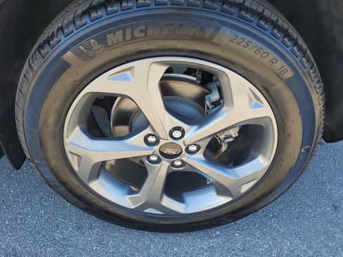 Used 2024 Ford Escape ST-Line w/ Tech Pack #1 image 9