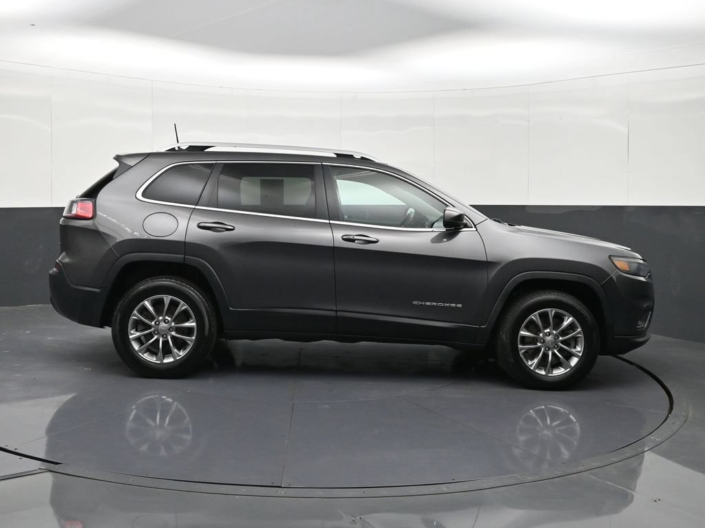 Used 2019 Jeep Cherokee Latitude Plus AWD/4WD image 6