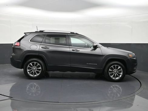 Used 2019 Jeep Cherokee Latitude Plus AWD/4WD image 6