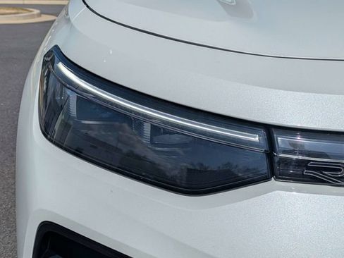New 2026 Volkswagen Tiguan SE R-Line FWD image 10