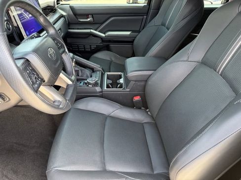 Used 2025 Toyota 4Runner Limited AWD/4WD image 12