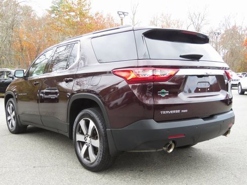Used 2019 Chevrolet Traverse LT w/ LT Premium Package image 8