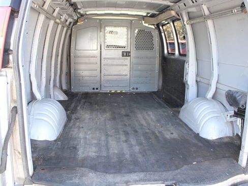 Used 2013 GMC Savana 3500 w/ Power Package image 21