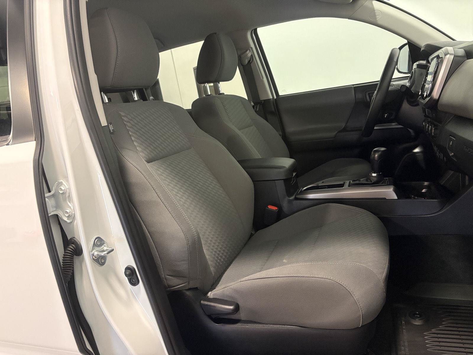 Used 2023 Toyota Tacoma SR5 w/ Technology Package AWD/4WD image 57