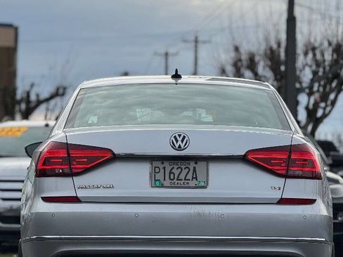 Used 2017 Volkswagen Passat 1.8T SEL Premium image 15