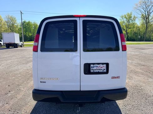 Used 2017 GMC Savana 3500 Extended RWD image 7