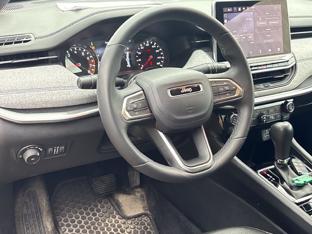 Used 2024 Jeep Compass Latitude w/ Convenience Group AWD/4WD image 9