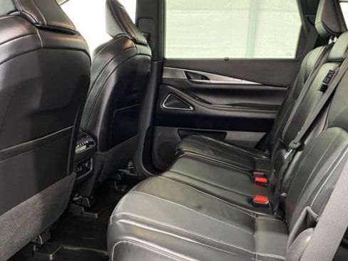 Used 2022 INFINITI QX60 Luxe w/ Performance Audio Package image 16