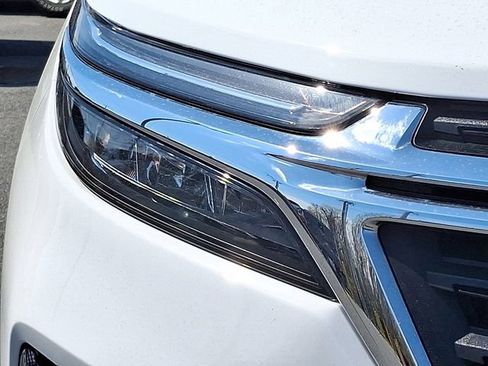 Certified 2024 Chevrolet Equinox LT image 9