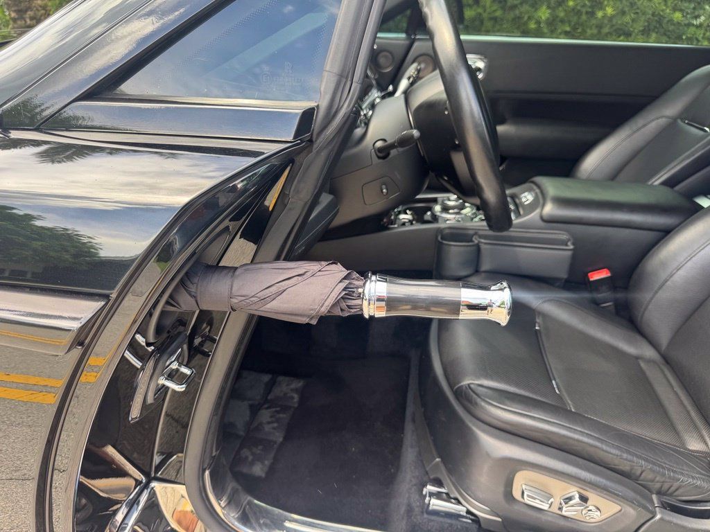 Used 2016 Rolls-Royce Wraith RWD image 16
