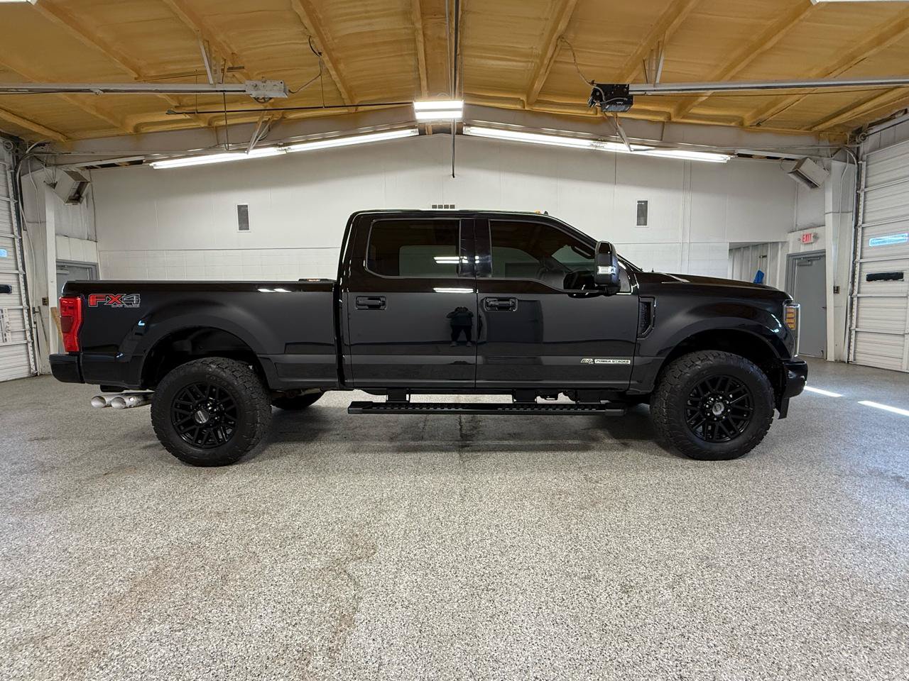 Used 2019 Ford F250 Lariat w/ Lariat Ultimate Package AWD/4WD image 5