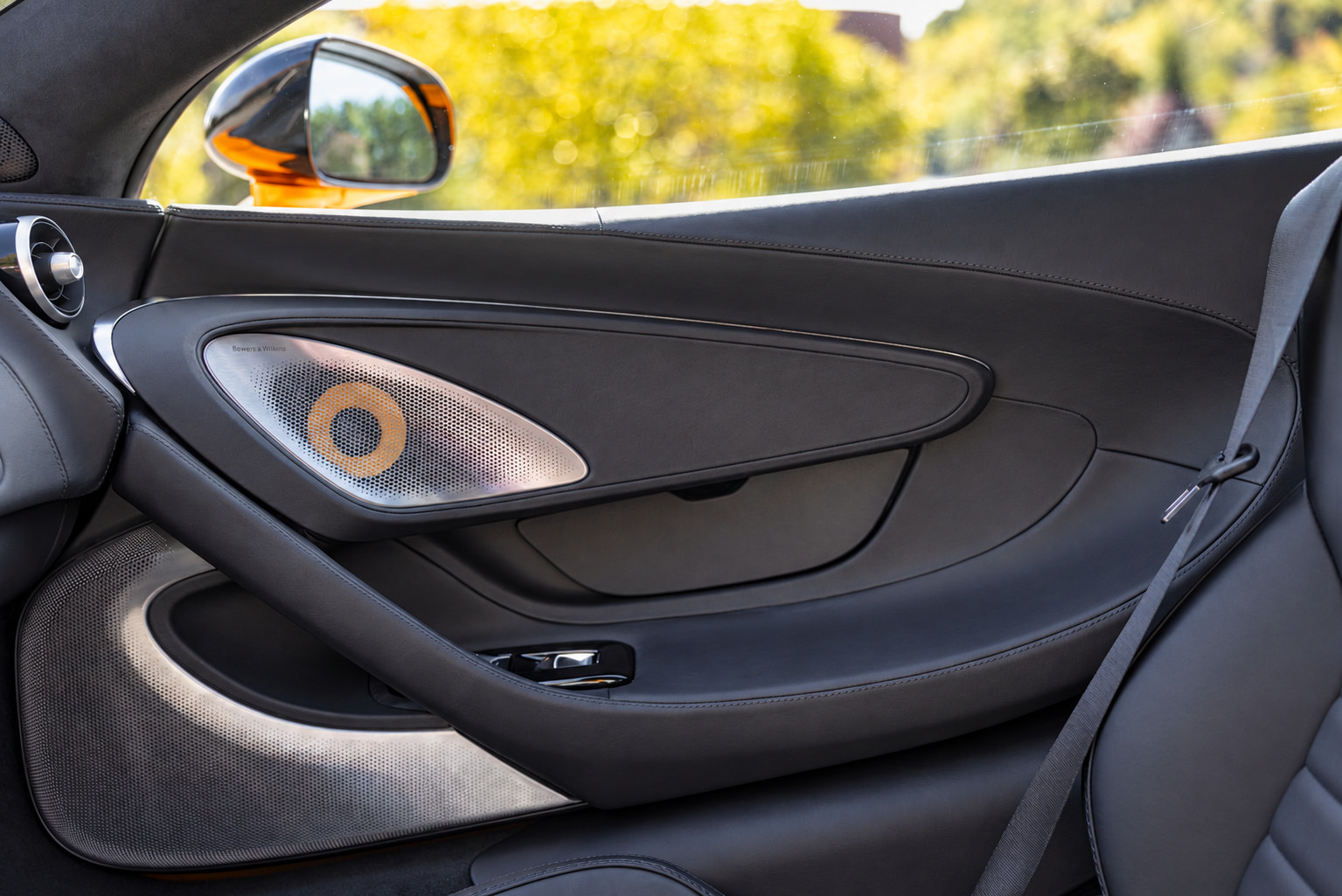 Used 2025 McLaren GTS RWD image 32