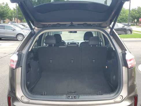Used 2019 Ford Edge Titanium w/ Equipment Group 301A AWD/4WD image 26