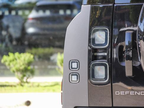 New 2026 Land Rover Defender 130 V8 image 5