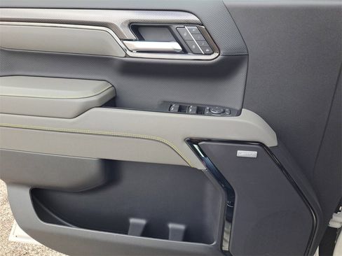 New 2026 Chevrolet Silverado 1500 ZR2 image 17