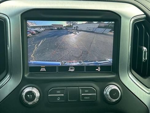 Used 2021 GMC Sierra 1500 SLT AWD/4WD image 32